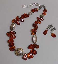 seed cut amber necklace